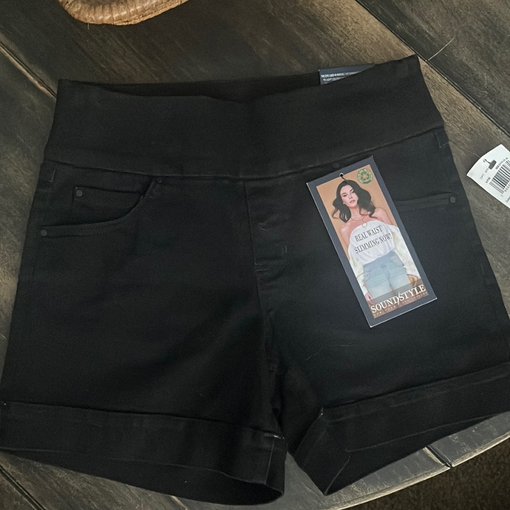 Nwt black jeans pull on ALANA slimming walking shorts by soundstyle